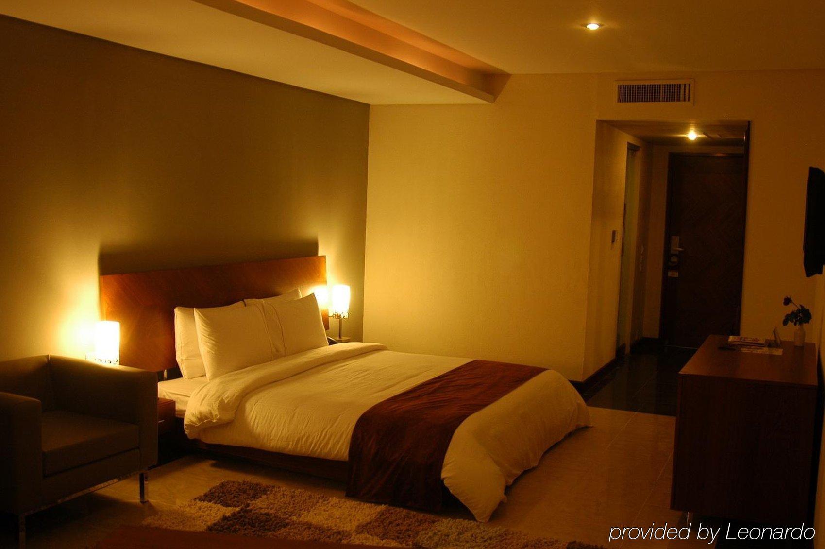 Hotel One Сиалкот Номер фото